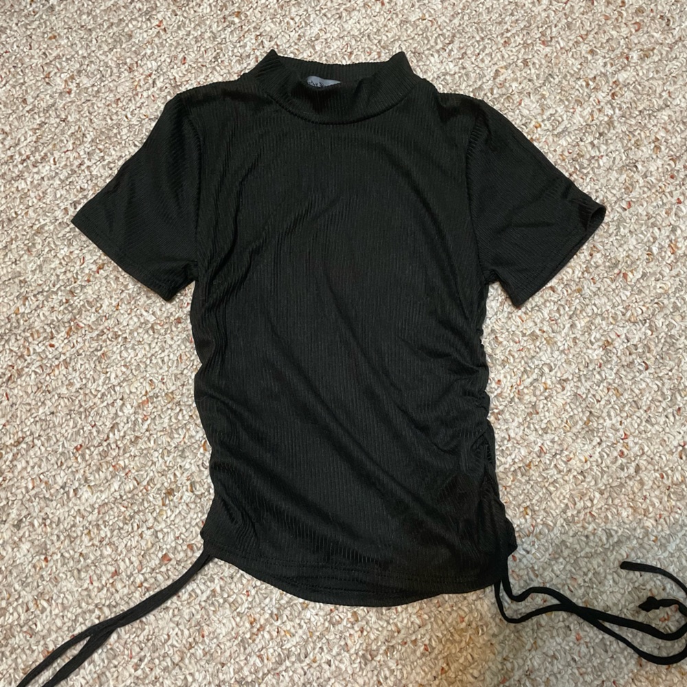 Black tee